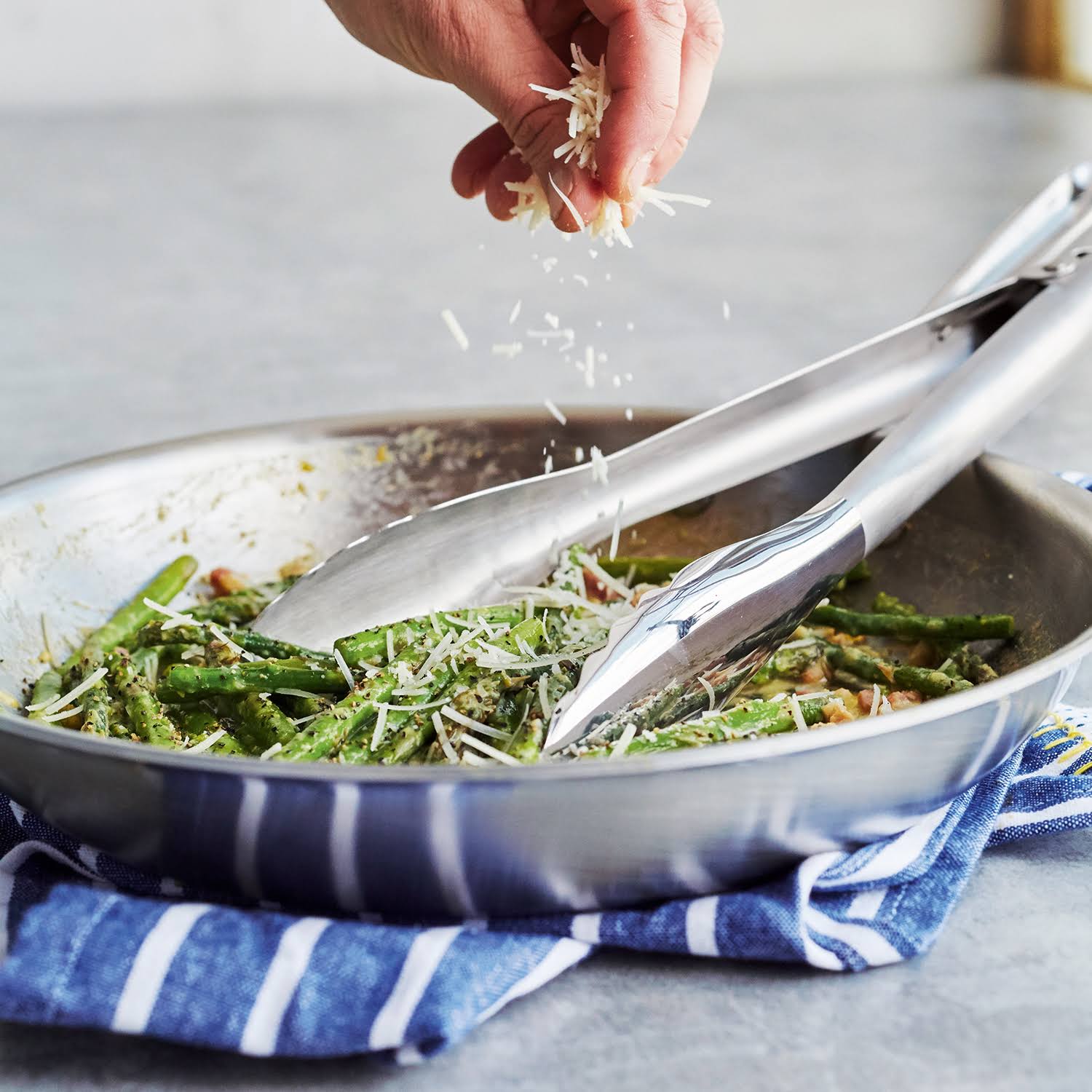 All-Clad D5 Brushed Stainless Steel 8×22 Fry Pan - Image 6